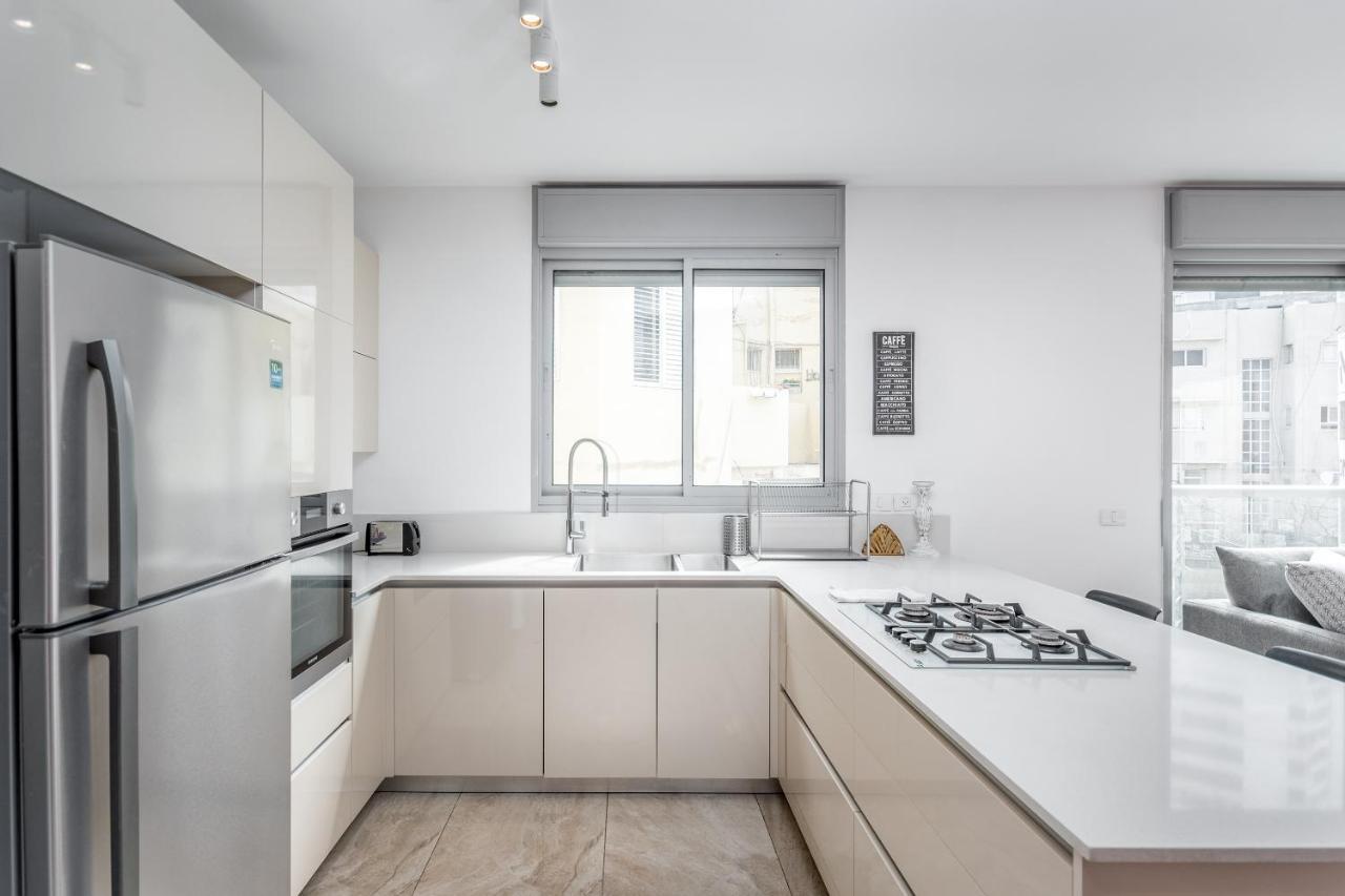 3 Bedrooms Apt Balcony & Parking Near Banana Beach Tel Aviv-Jaffa Exterior foto