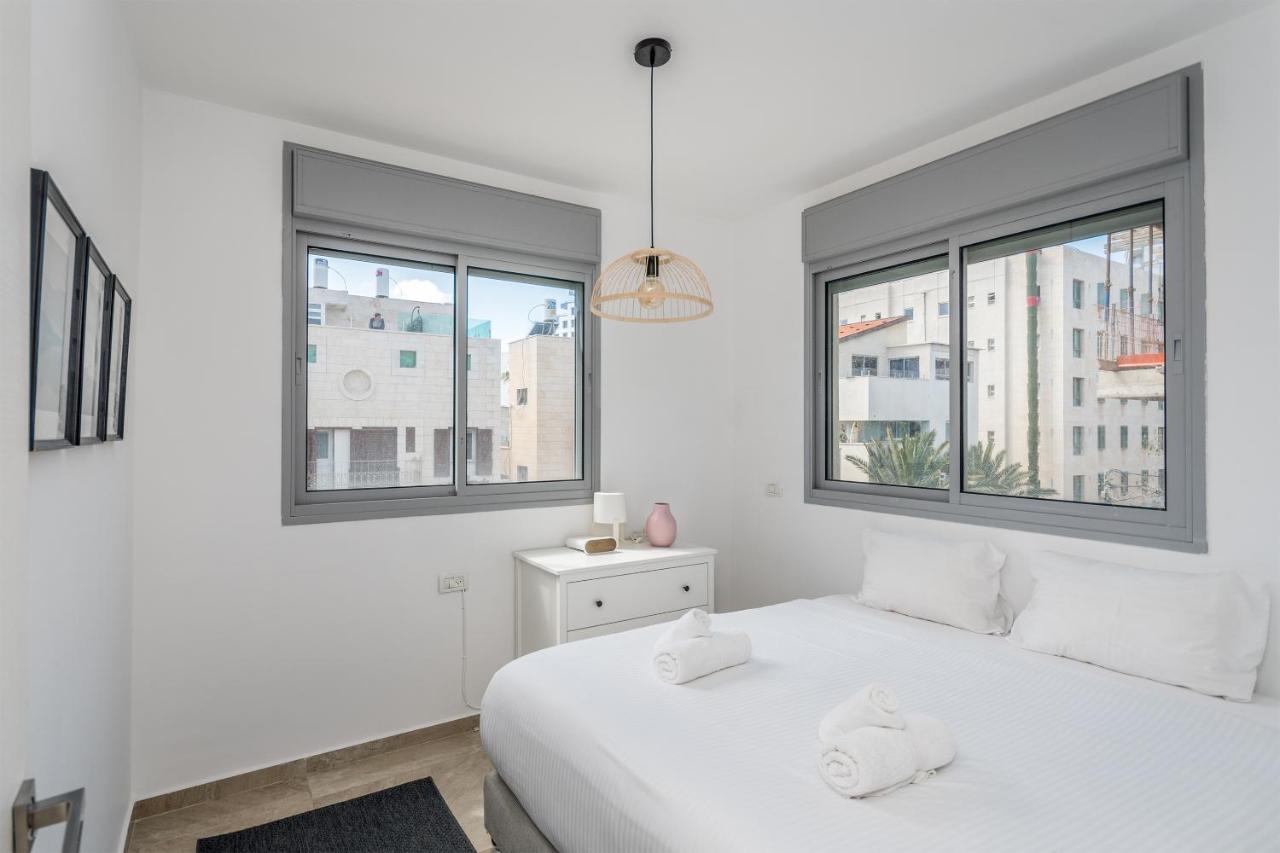 3 Bedrooms Apt Balcony & Parking Near Banana Beach Tel Aviv-Jaffa Exterior foto